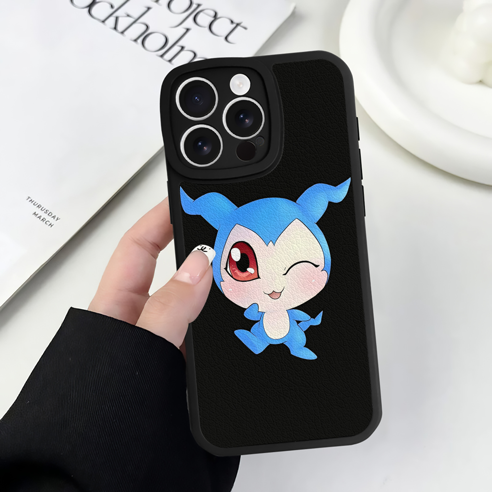 （画像用） Digimon デジタルモンスター/デジモン 【iPhone 16シリーズ対応】シリコンスマホケース（レザー調） 材質：シリコン